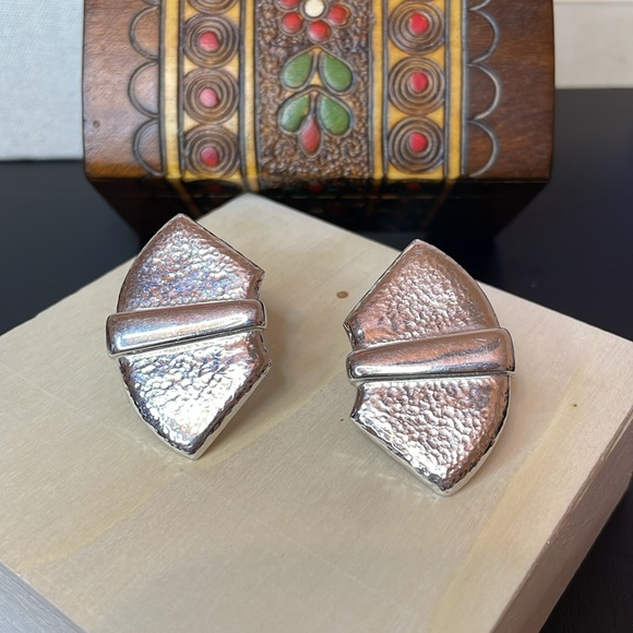 Monet Silvertone pierced earring - Picture 2 of 4